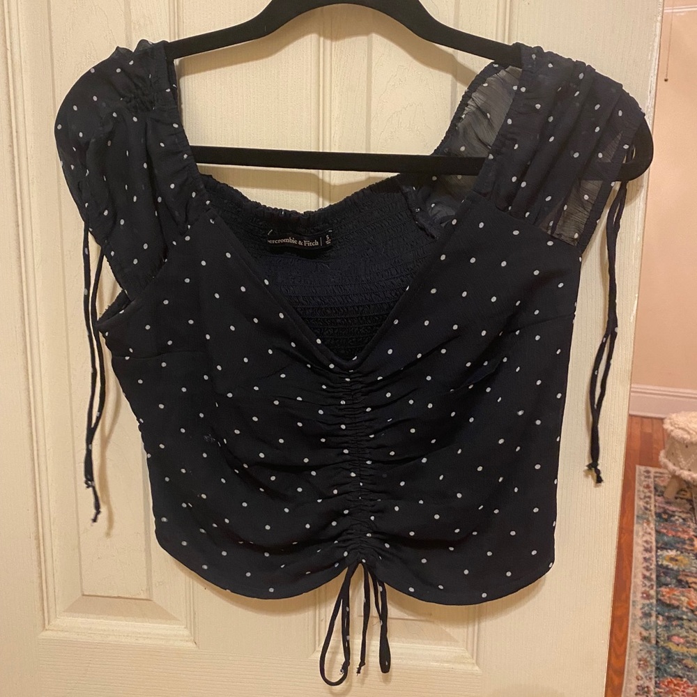 Cropped A&F blouse